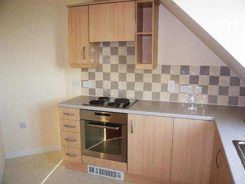 Flat Lime Kiln Close in Harry Stoke