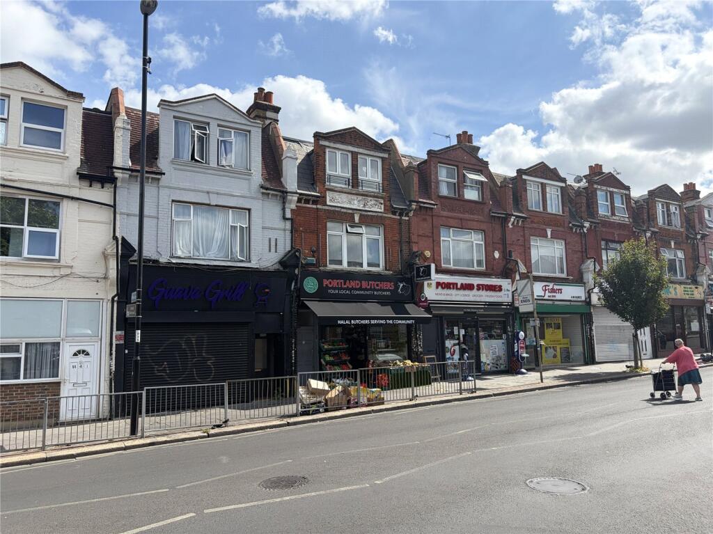 Flat Portland Road in Greater London