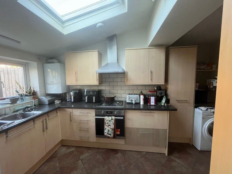 Room Dawnay Road in Greater London