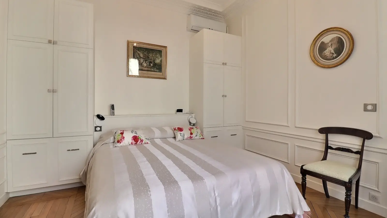 Appartement Rue Villaret de Joyeuse à Paris