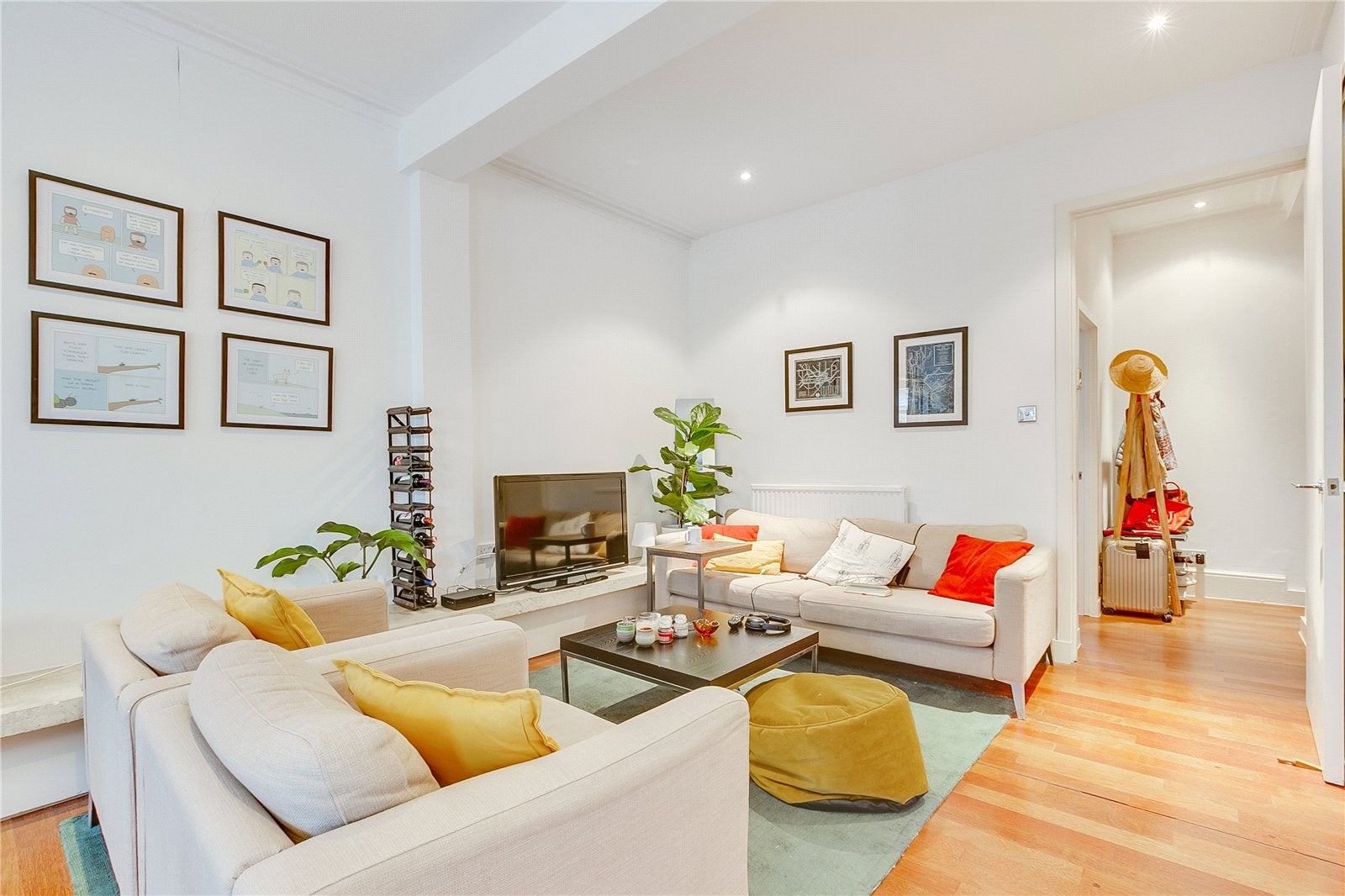 Flat Linden Gardens in Greater London