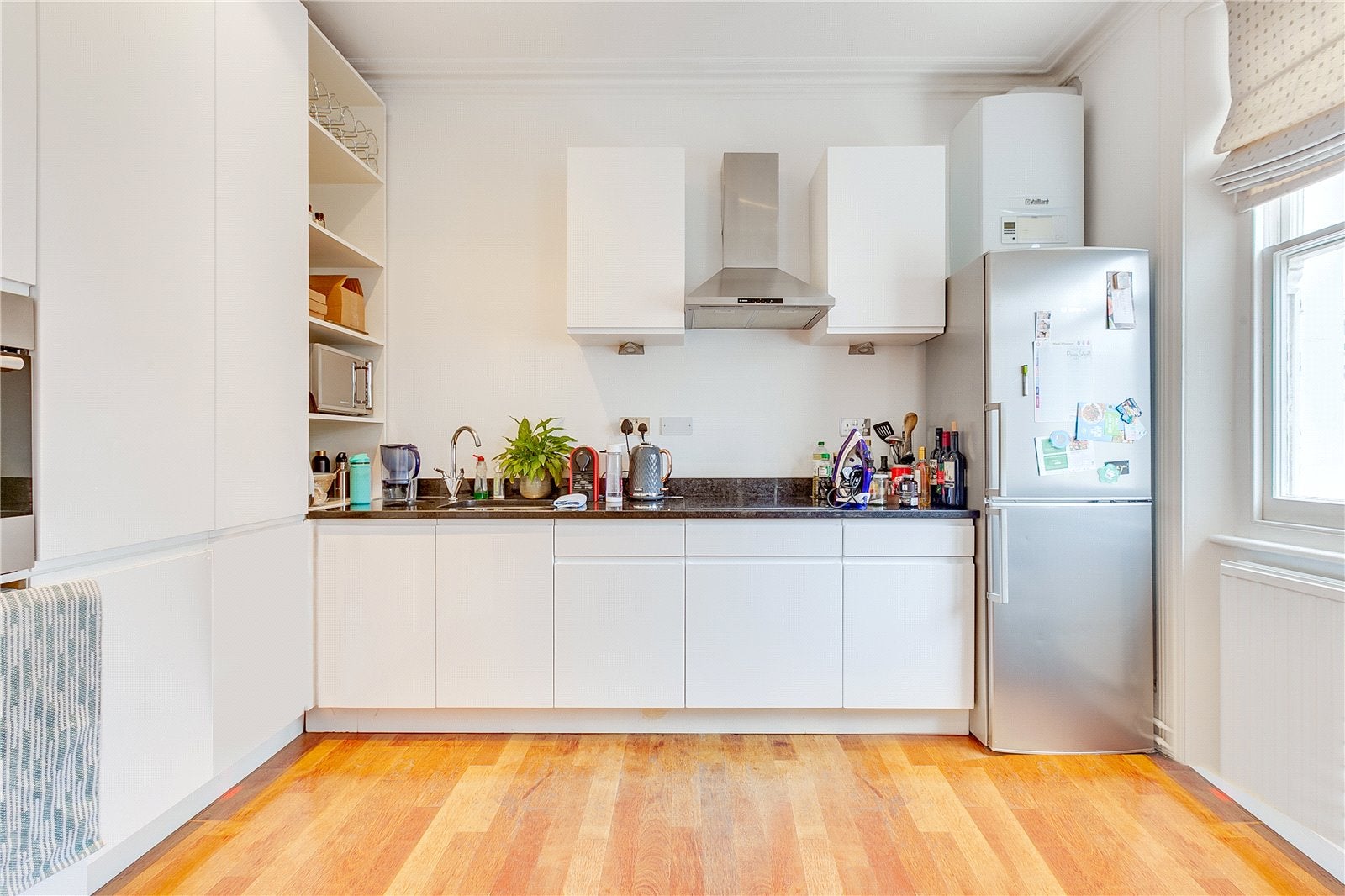 Flat Linden Gardens in Greater London