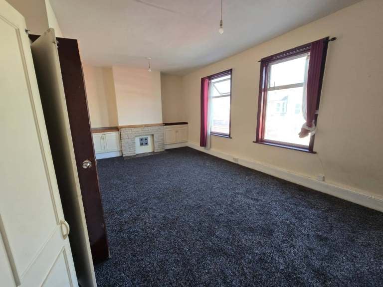 Flat Romford Road in Greater London