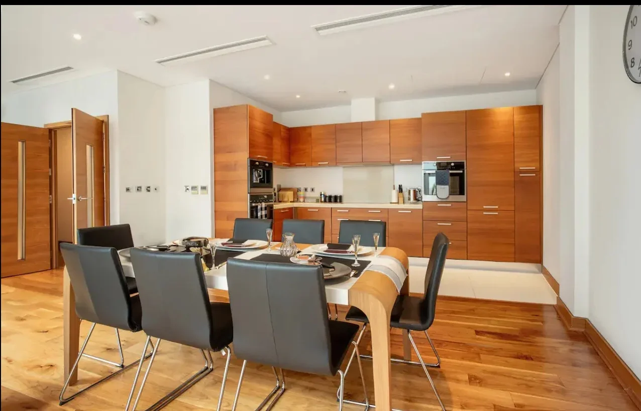 Flat Queenstown Road in Greater London