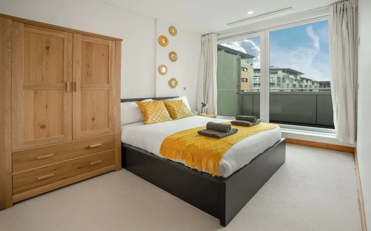Flat Queenstown Road in Greater London
