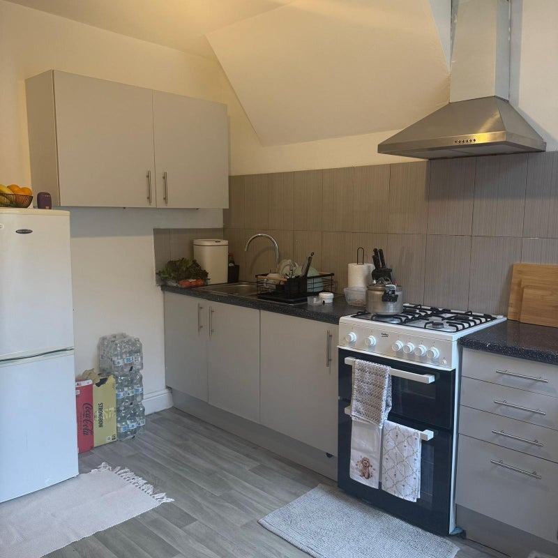 Flat Granleigh Road in Greater London