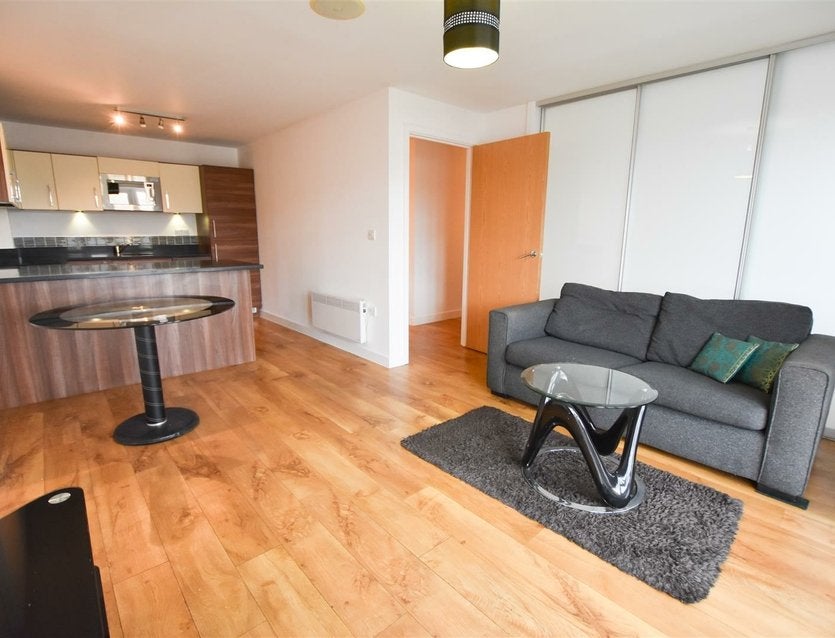 Flat Park Lodge Avenue in Greater London