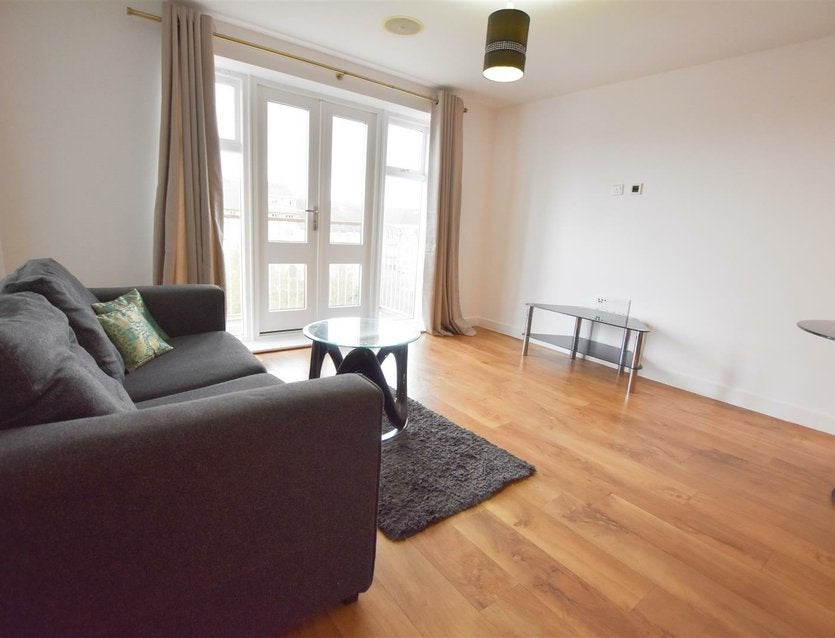 Flat Park Lodge Avenue in Greater London