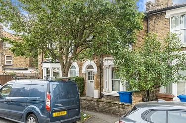 Flat Jennings Road in Greater London