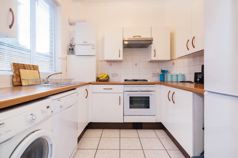 Room Cedars Road in Greater London