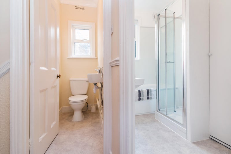 Room Cedars Road in Greater London
