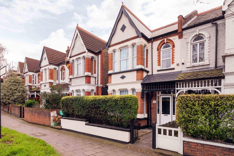 Room Cedars Road in Greater London