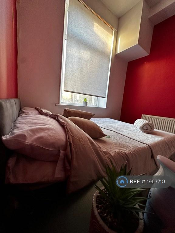 Room Highfield Lane in Bradford