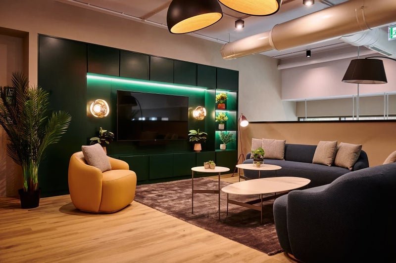 Room High Road in Greater London