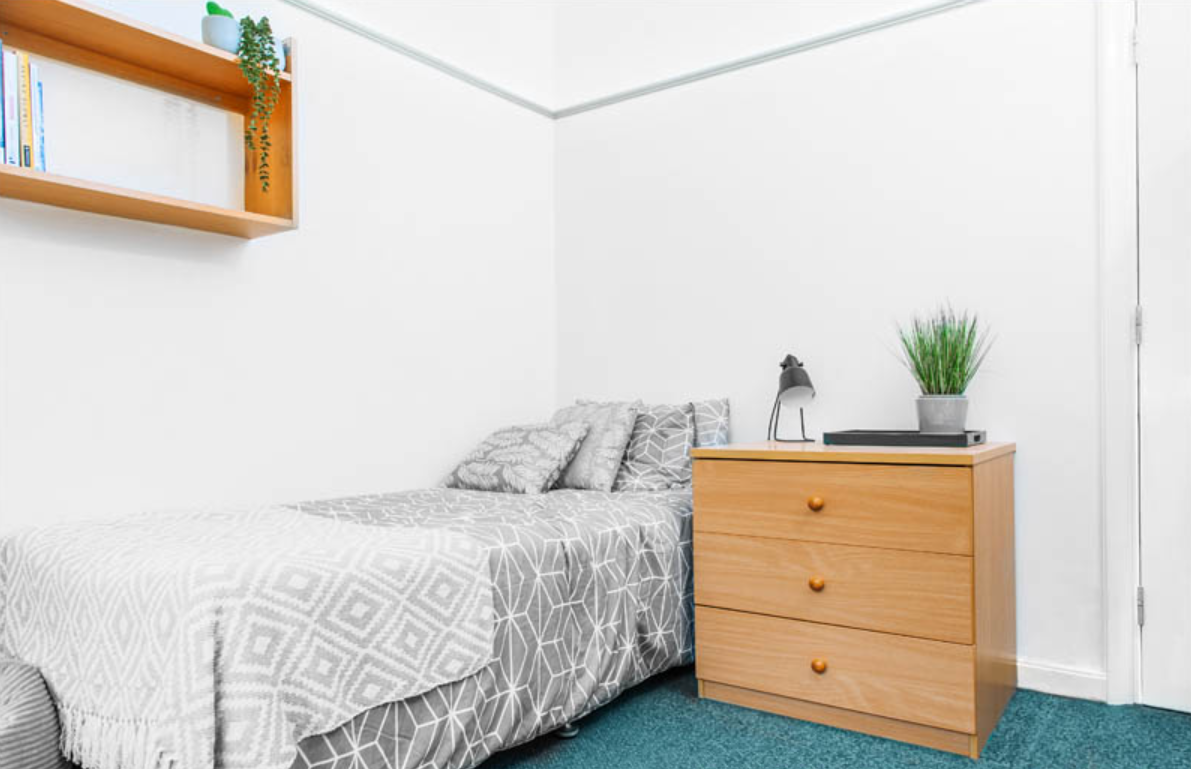 Room Weetwood Court in Leeds