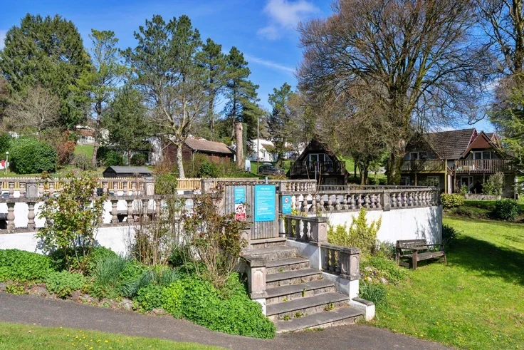 House Valley Lodge in St Ann's Chapel