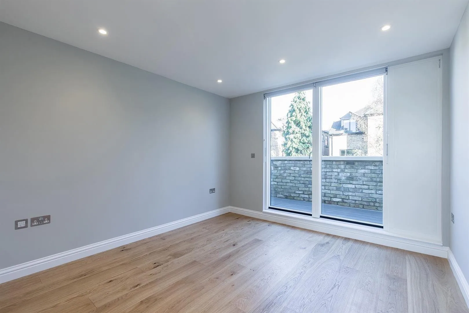 Flat Bethnal Green Road in Greater London