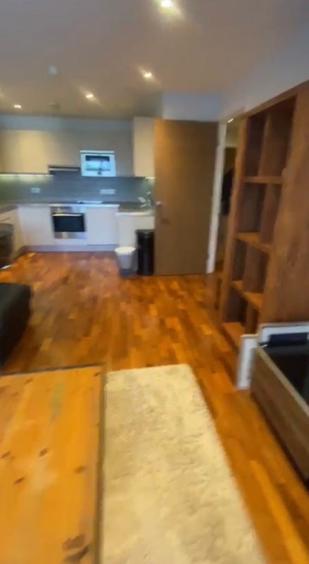 Room Holman Road in Greater London