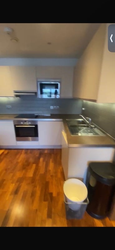 Room Holman Road in Greater London