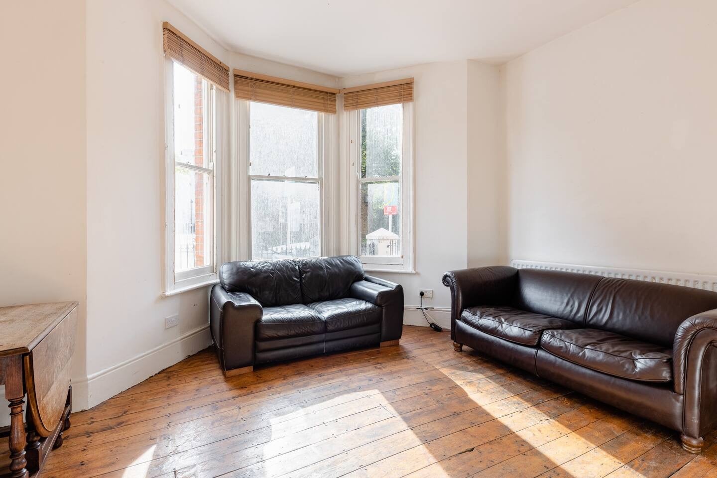 Flat Brighton Terrace in Greater London