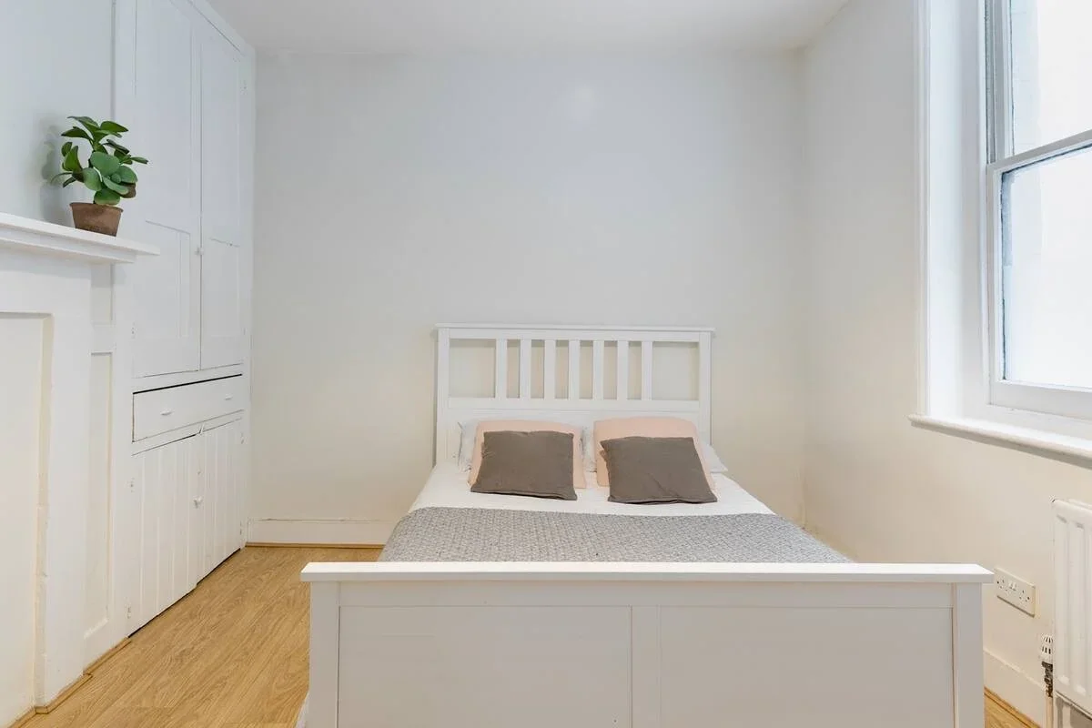 Flat Brighton Terrace in Greater London