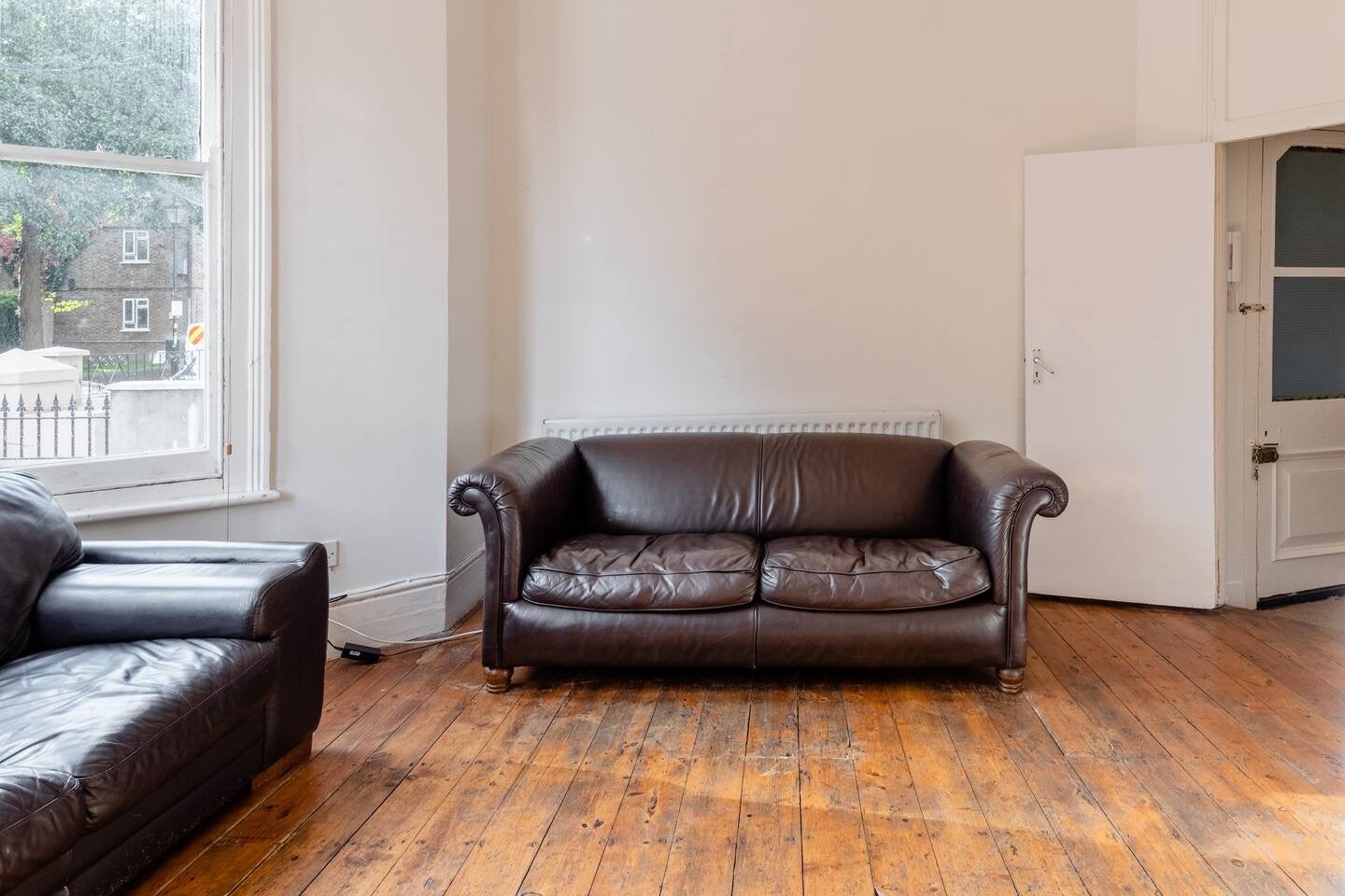 Flat Brighton Terrace in Greater London