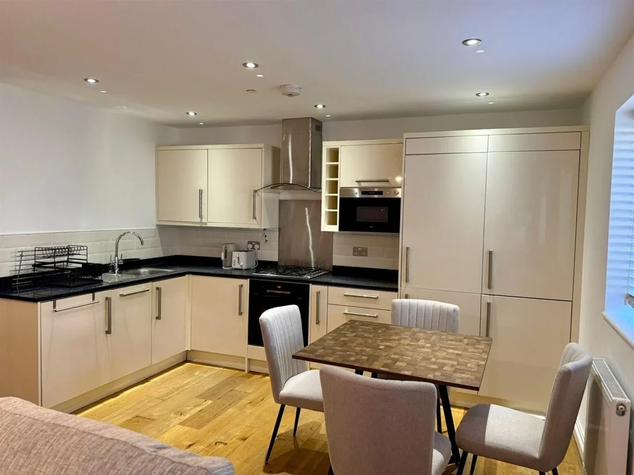 Flat Stables Row in Greater London