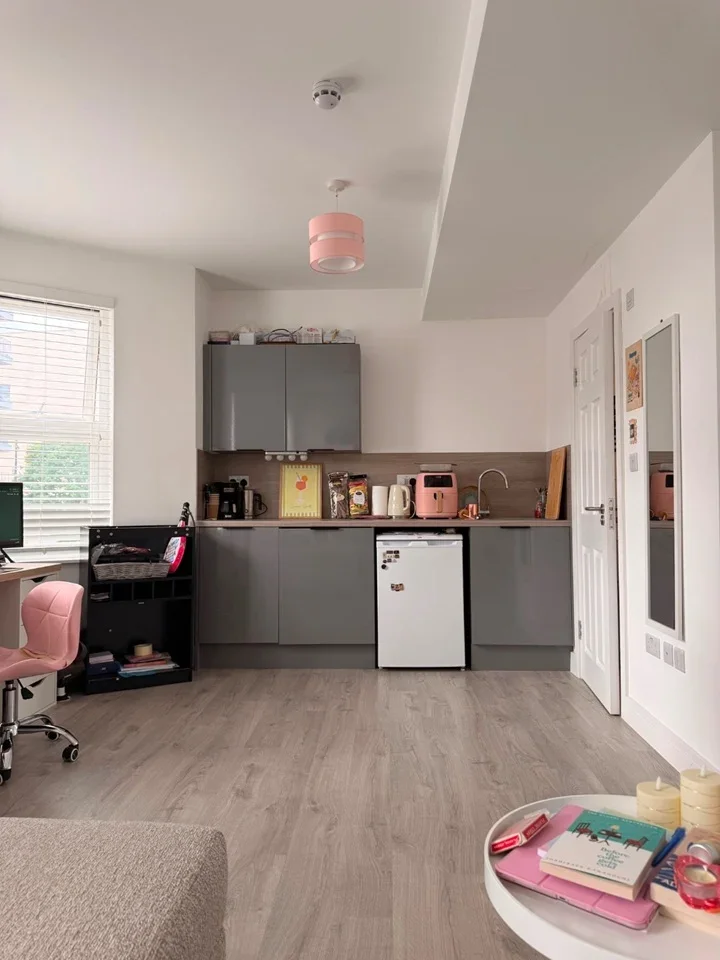 Flat Lordship Lane in Greater London