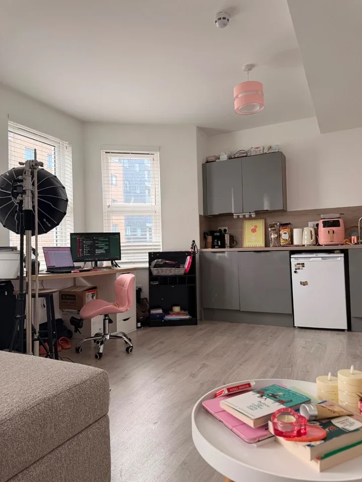 Flat Lordship Lane in Greater London