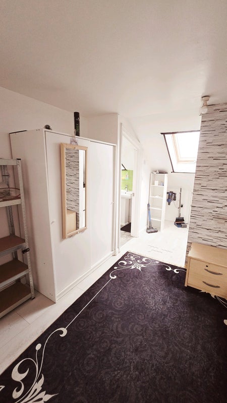 Room Mitcham Road in Greater London
