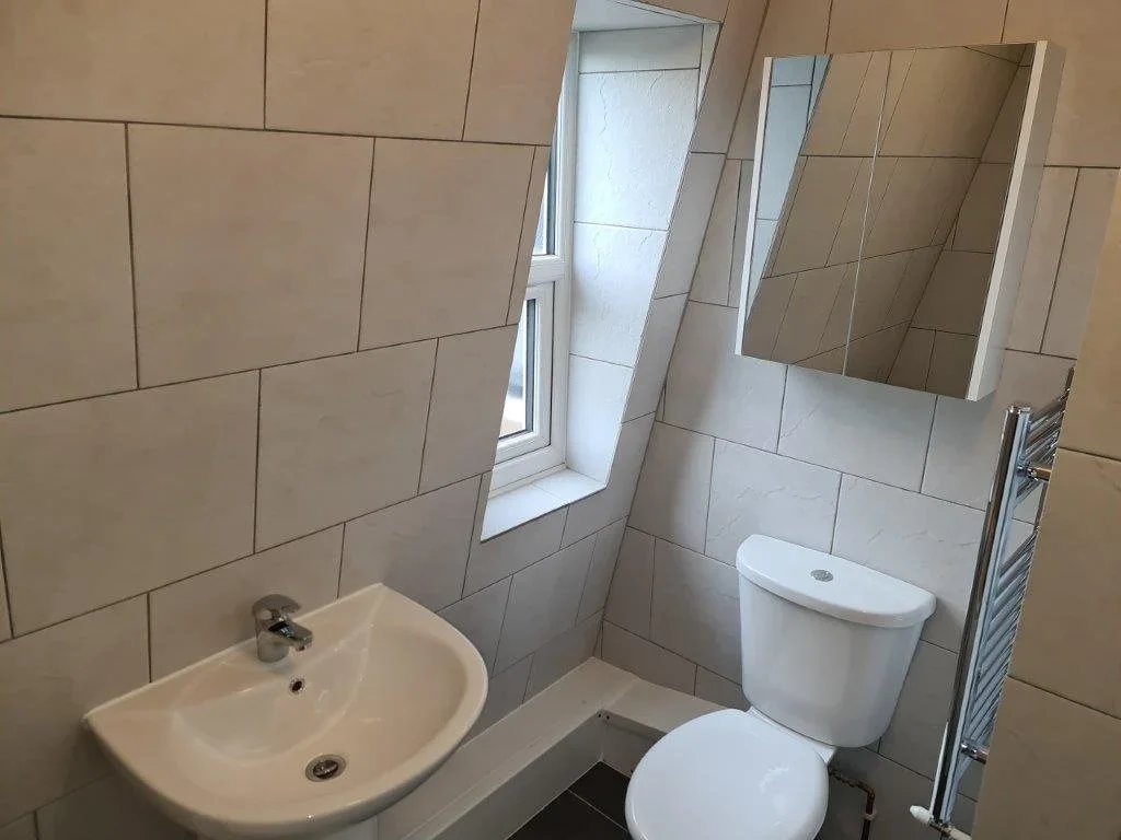 Flat Bensham Manor Road in Greater London