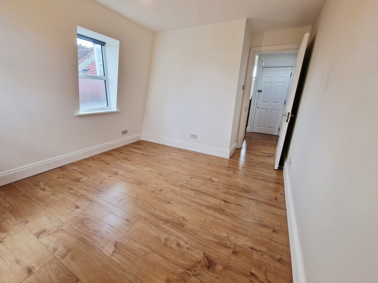 Flat Bensham Manor Road in Greater London