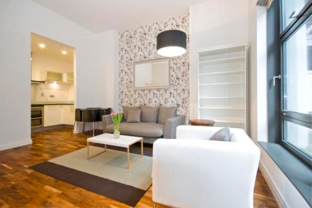 Flat South Quay Square in Greater London
