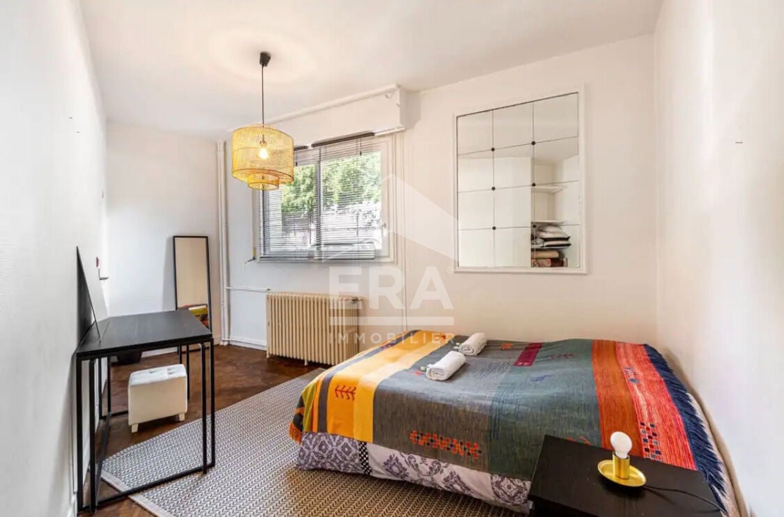 Flat Rue Berton in Paris