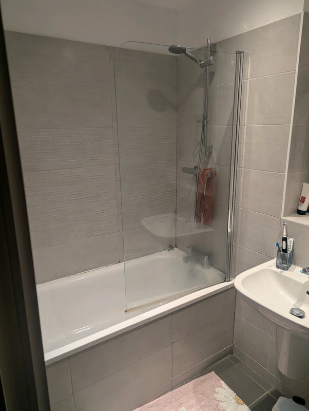 Room Moss Lane East in Manchester