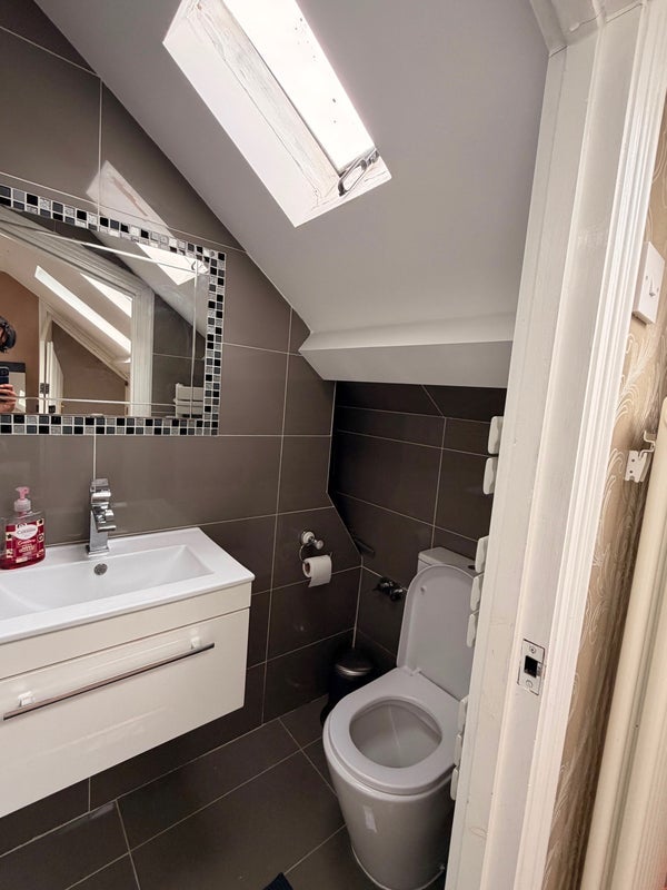 Room Rosecourt Road in Greater London