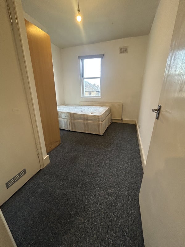 Flat Blackstock Road in Greater London