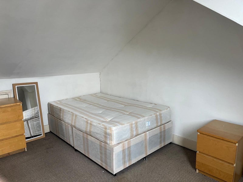 Flat Blackstock Road in Greater London