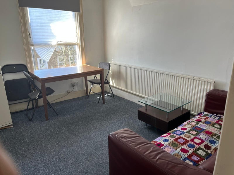 Flat Blackstock Road in Greater London