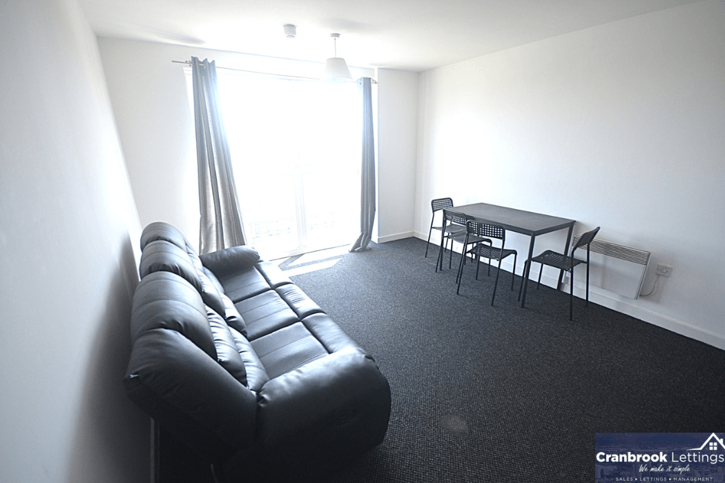 Flat Royal Crescent in Greater London