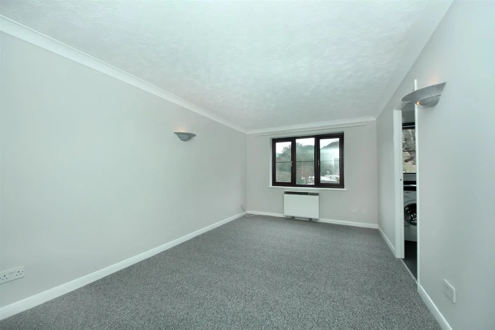 Flat Boston Manor Road in Greater London