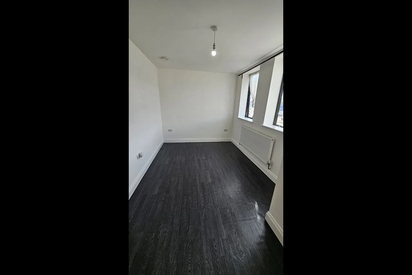 Flat College Court in Broxbourne