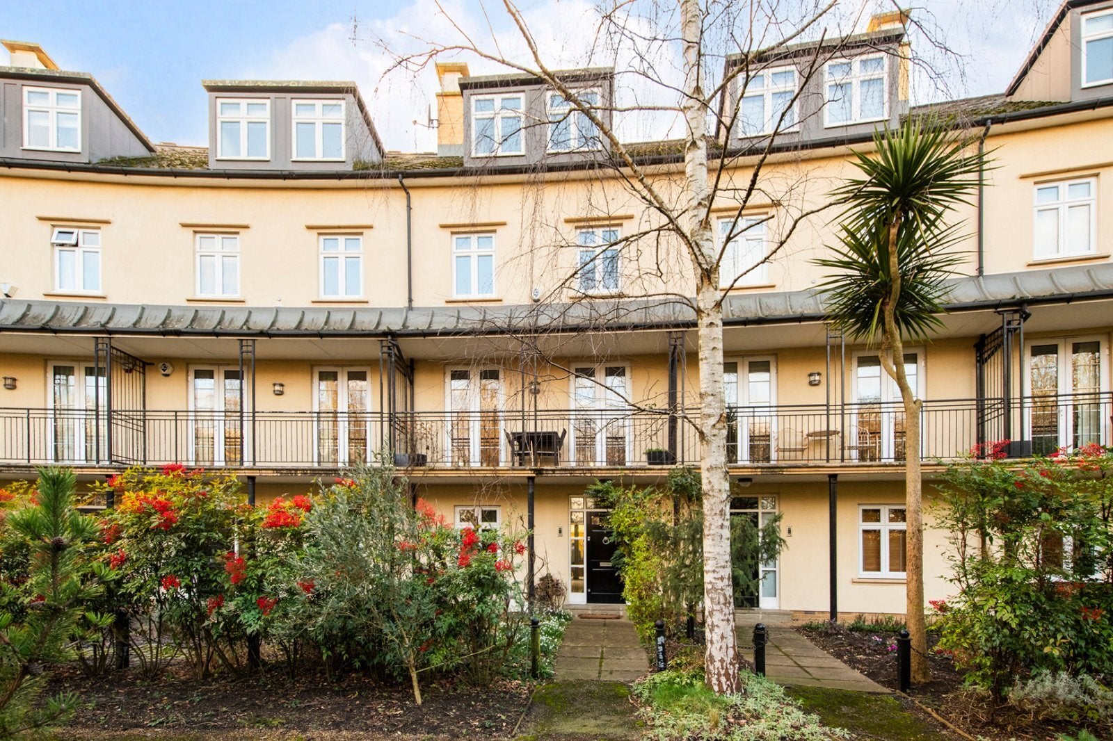 House Whitcome Mews in Greater London
