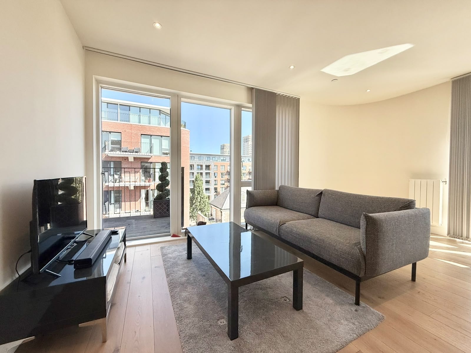 Flat New Warren Lane in Greater London