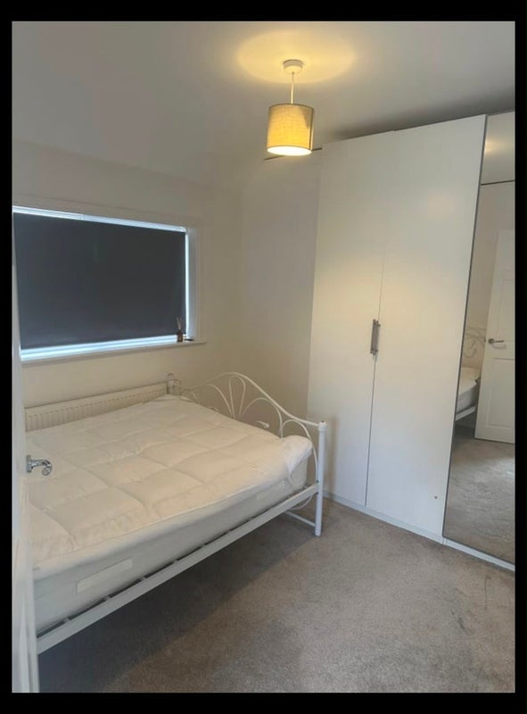 Room Worthing Road in Bristol