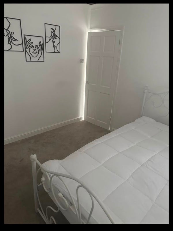 Room Worthing Road in Bristol