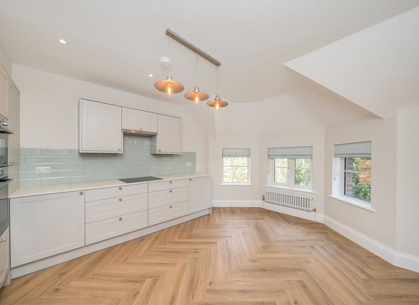 Flat Parklands in Greater London