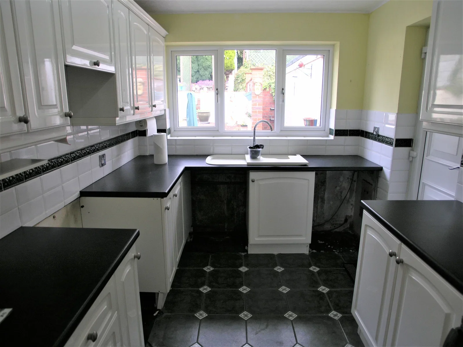 House Kerry Close in Brierley Hill