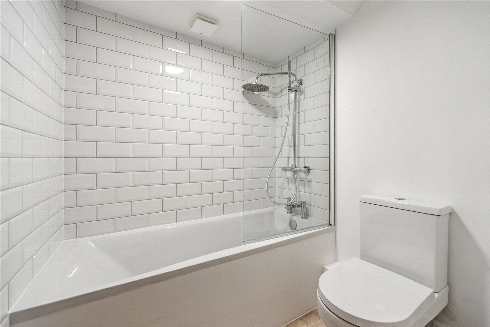 Flat Kew Green in Greater London