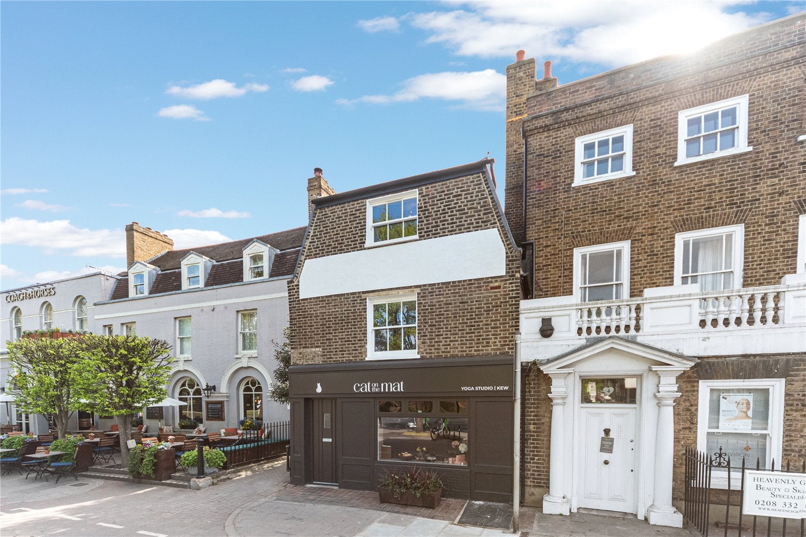 Flat Kew Green in Greater London